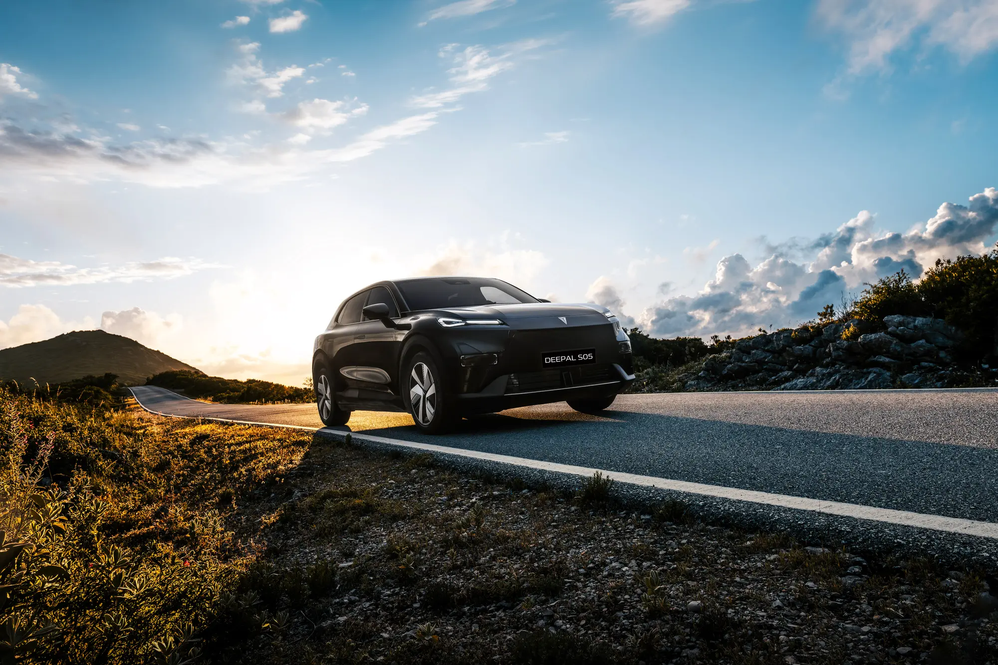 Changan lancia in Italia il nuovo DEEPAL S05 ULTRA HYBRID: autonomia e innovazione