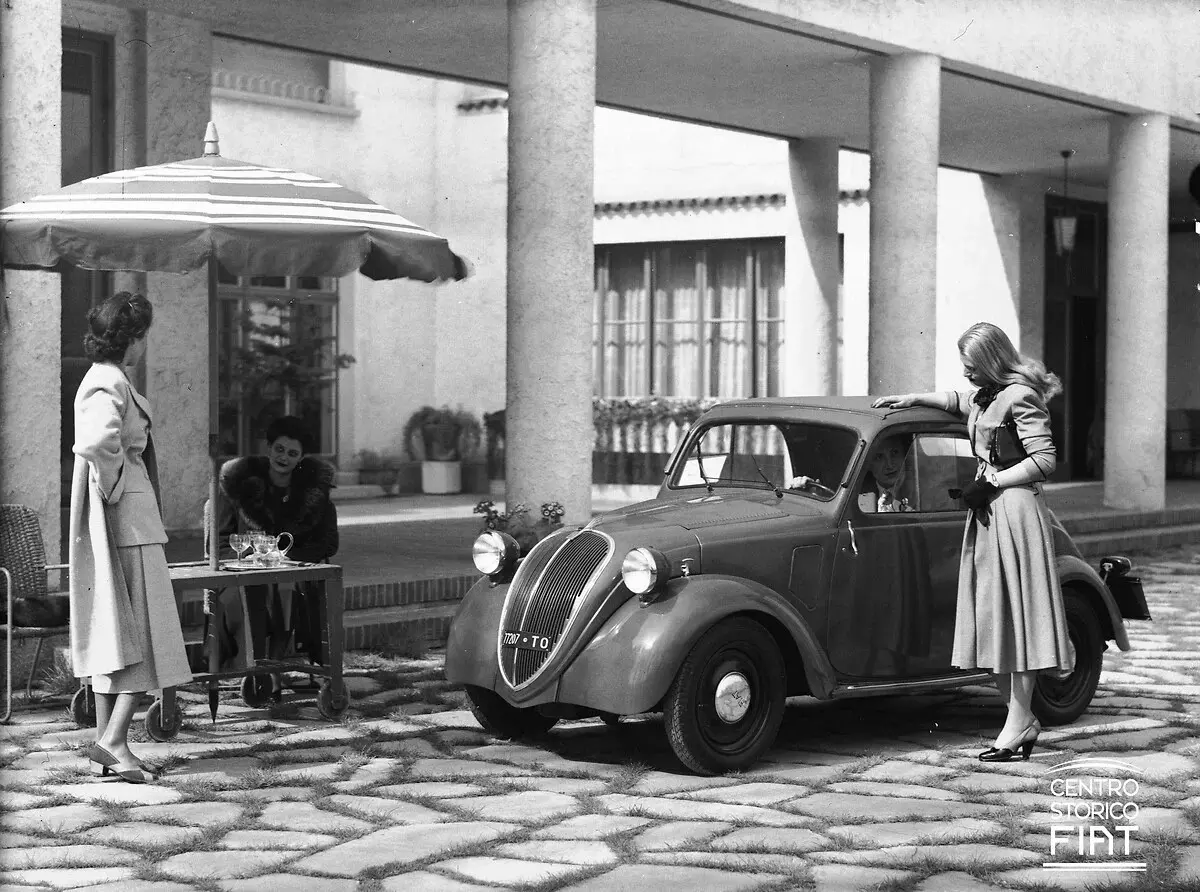 La Fiat Topolino festeggia 90 anni: raduno speciale tra passione e storia a Torino