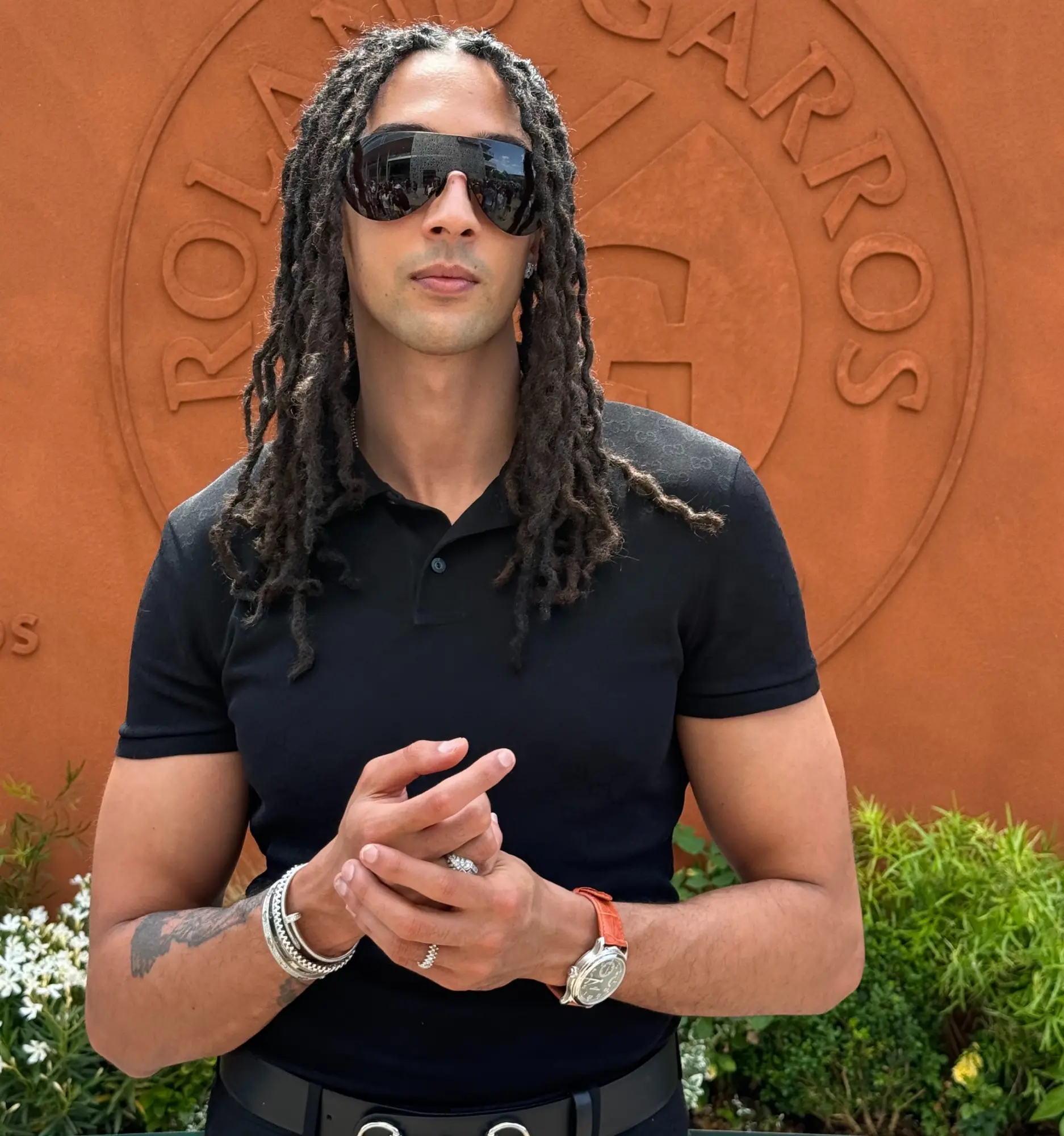 Ghali protagonista a Parigi nella finale del Roland Garros tra sport e spettacolo