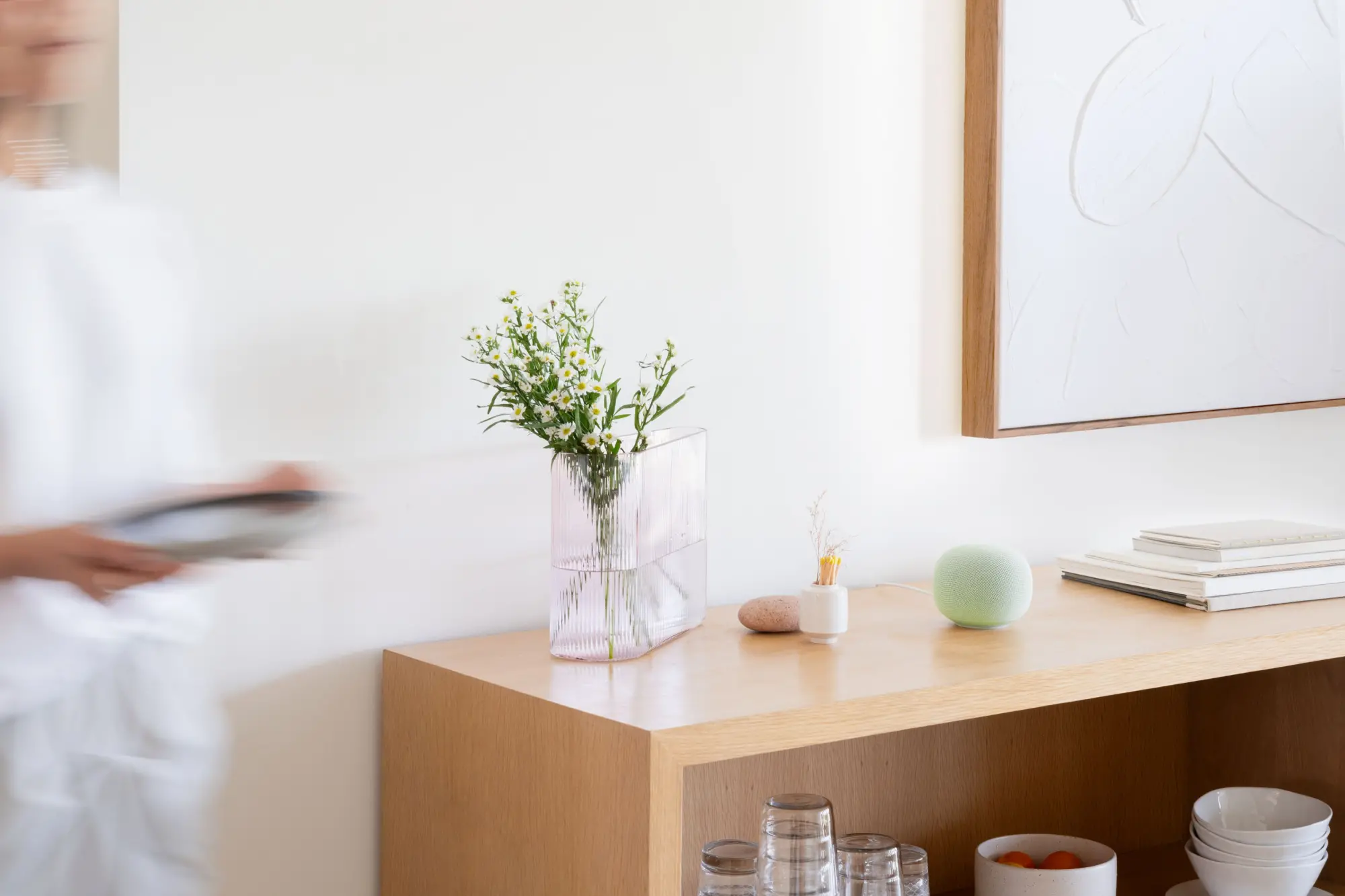 Google Home Speaker debutta con Gemini: audio a 360° e assistente AI potenziato