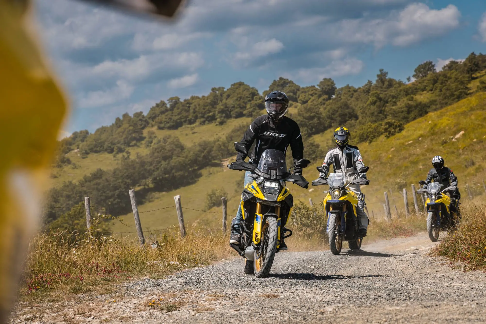 Suzuki V-STROM Day 2026: emozioni tra i passi dell'Appennino e la GSX-8R Cup a Imola