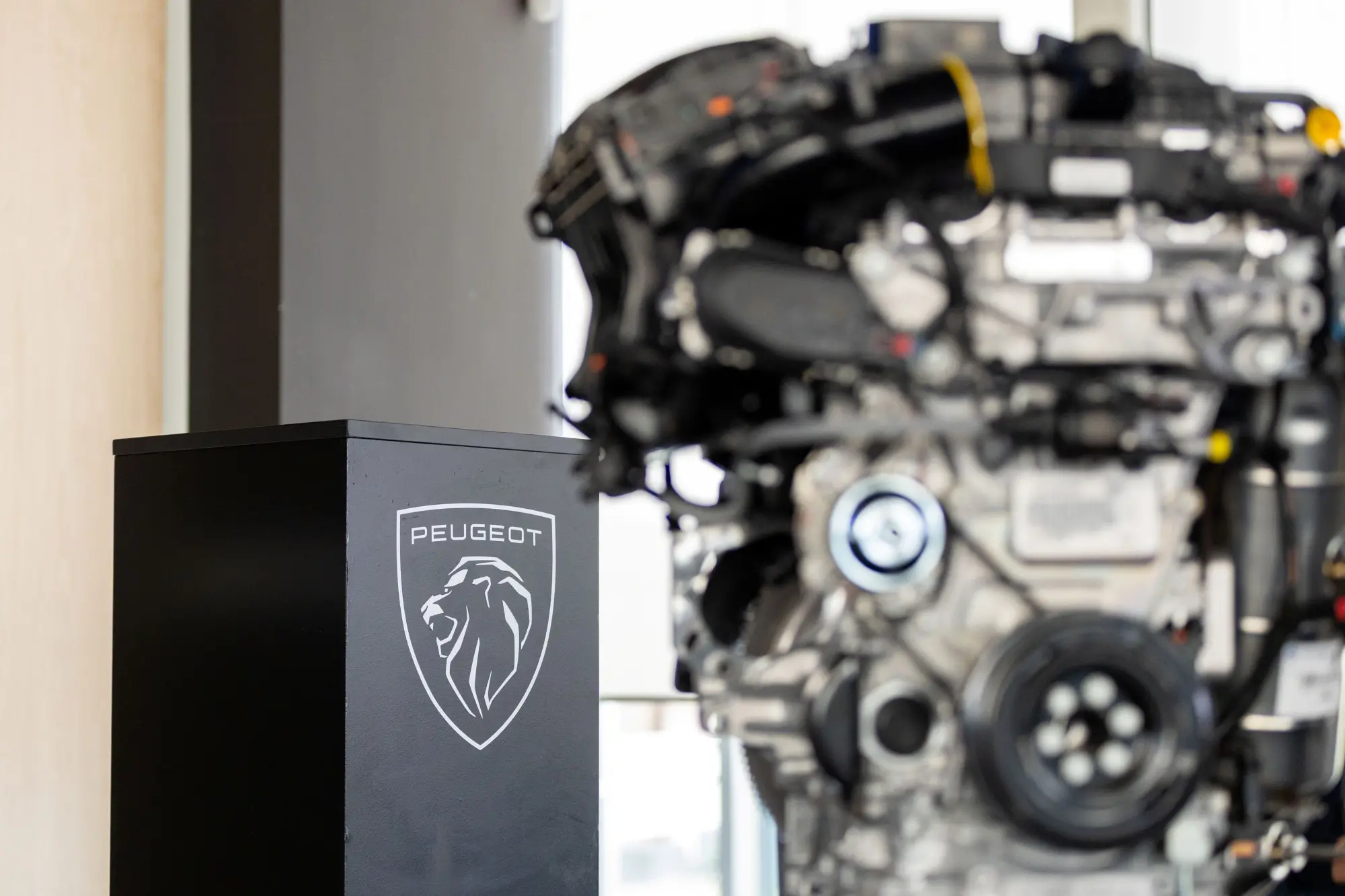 Peugeot svela il nuovo motore Turbo 100: tecnologia e piacere di guida su 208 e 2008