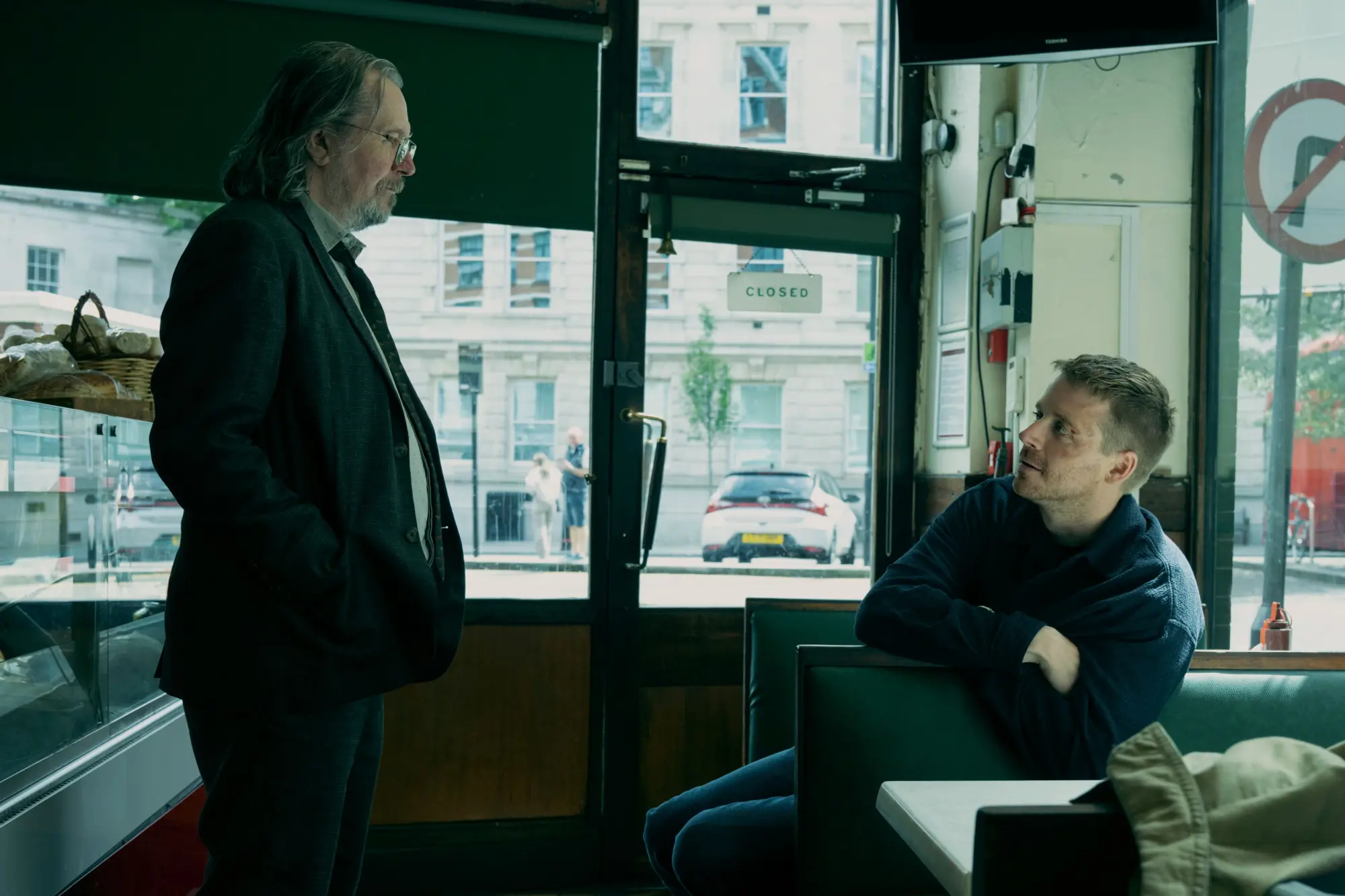 Slow Horses 6: Gary Oldman torna su Apple TV nelle prime immagini della nuova stagione