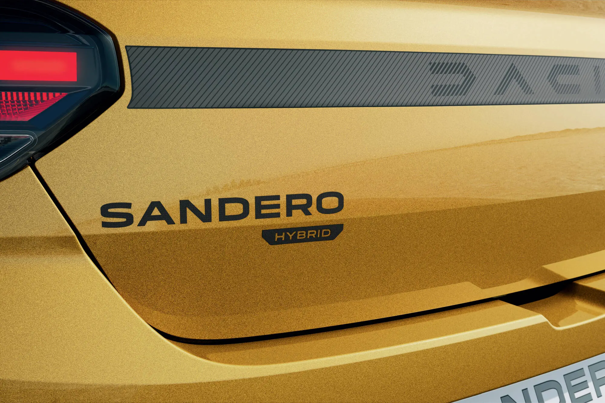 Dacia Sandero Stepway: al via gli ordini per la nuova versione Full Hybrid 155