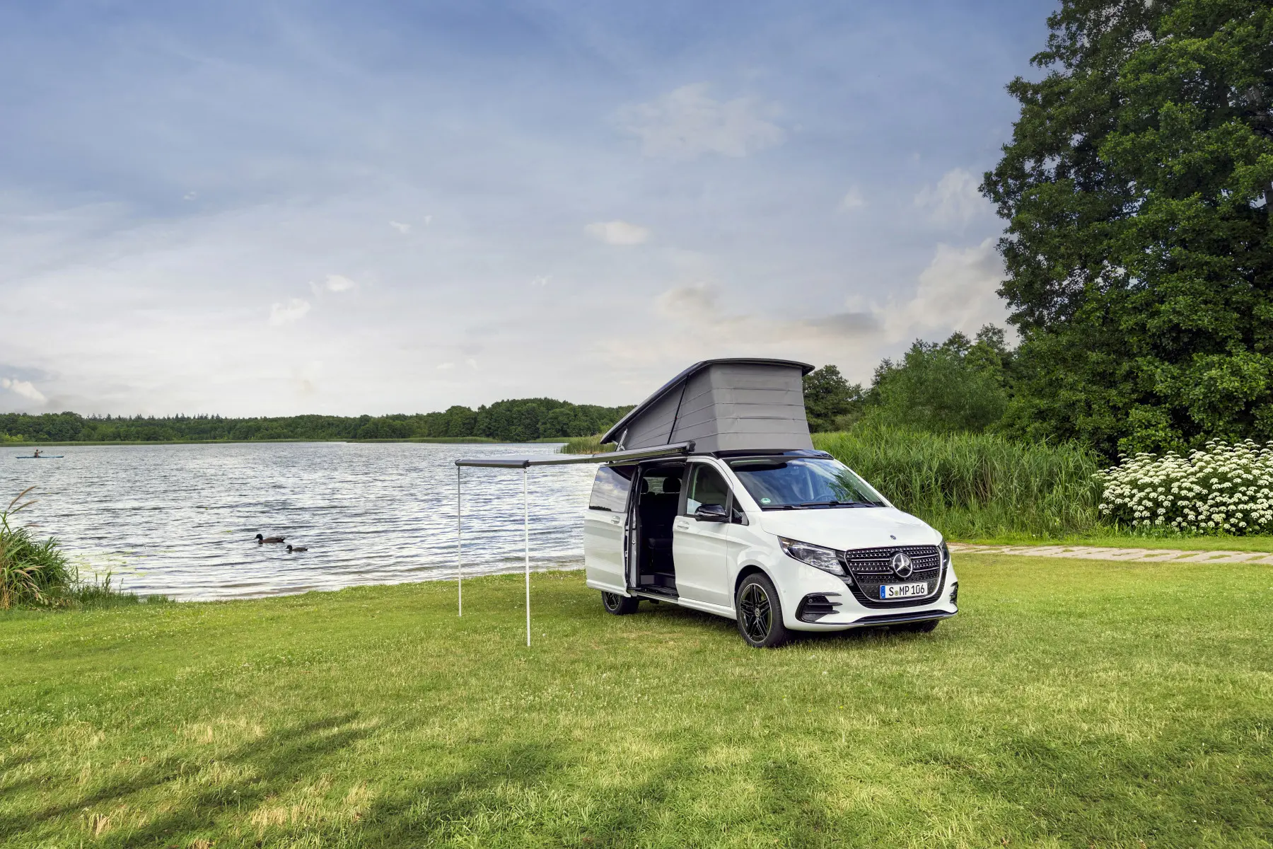 Mercedes-Benz Marco Polo: il camper intelligente che unisce eleganza e quotidianità