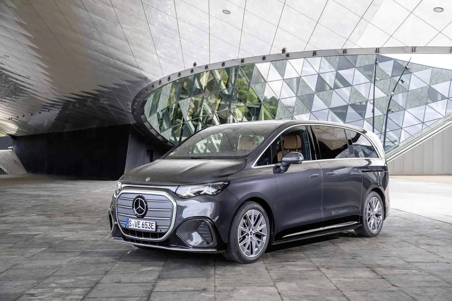 Mercedes-Benz VLE: arriva la nuova Grand Limousine elettrica con più varianti e optional