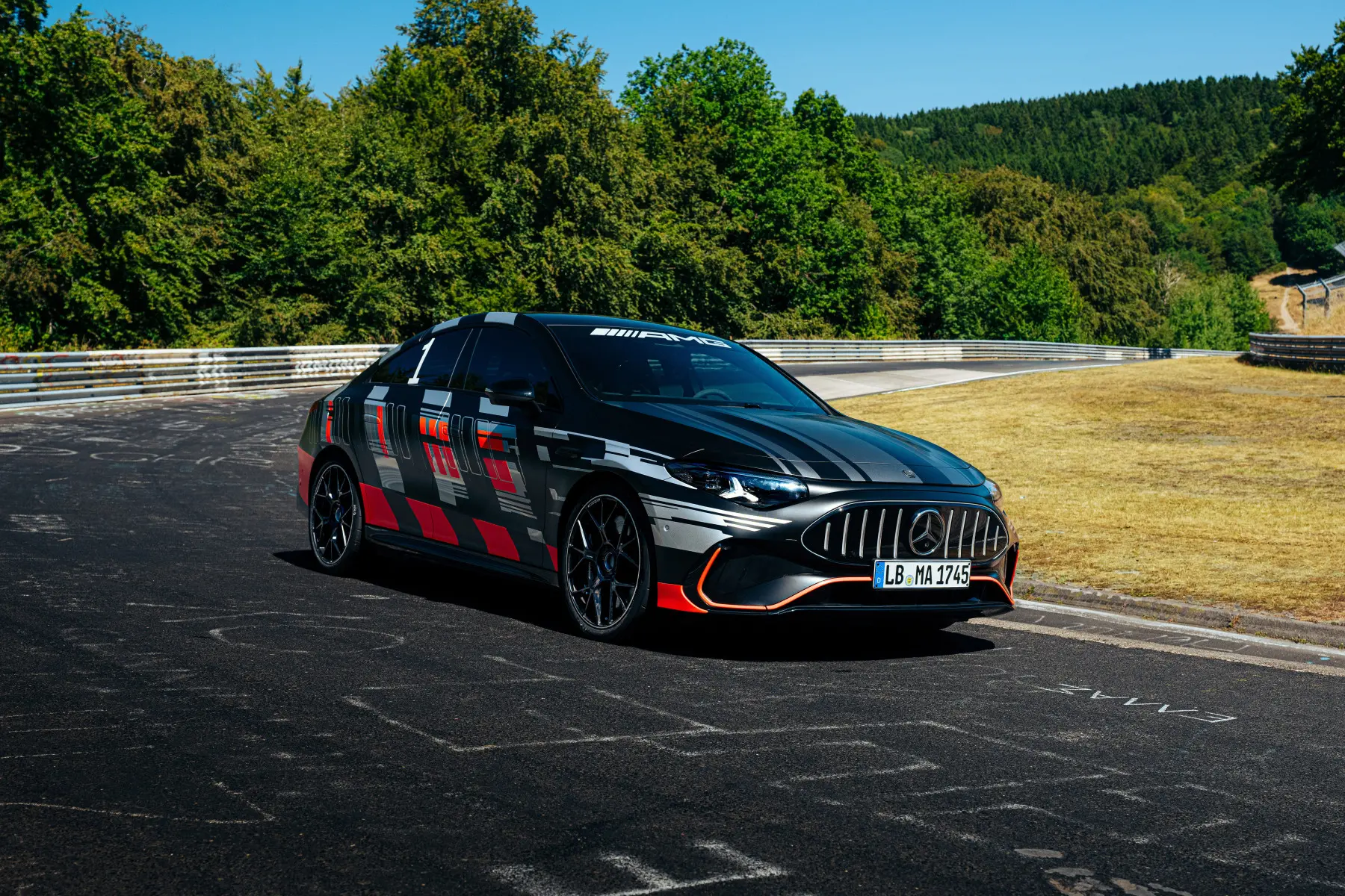 Mercedes-AMG CLA 45: nuovo record elettrico al Nürburgring in 7:32.070 minuti