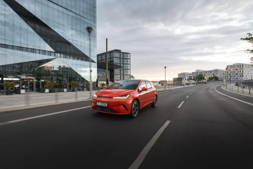 BYD lancia il "Decreto BYD": fino a 11.600 euro di vantaggi sulla gamma Super Ibrida DM-i