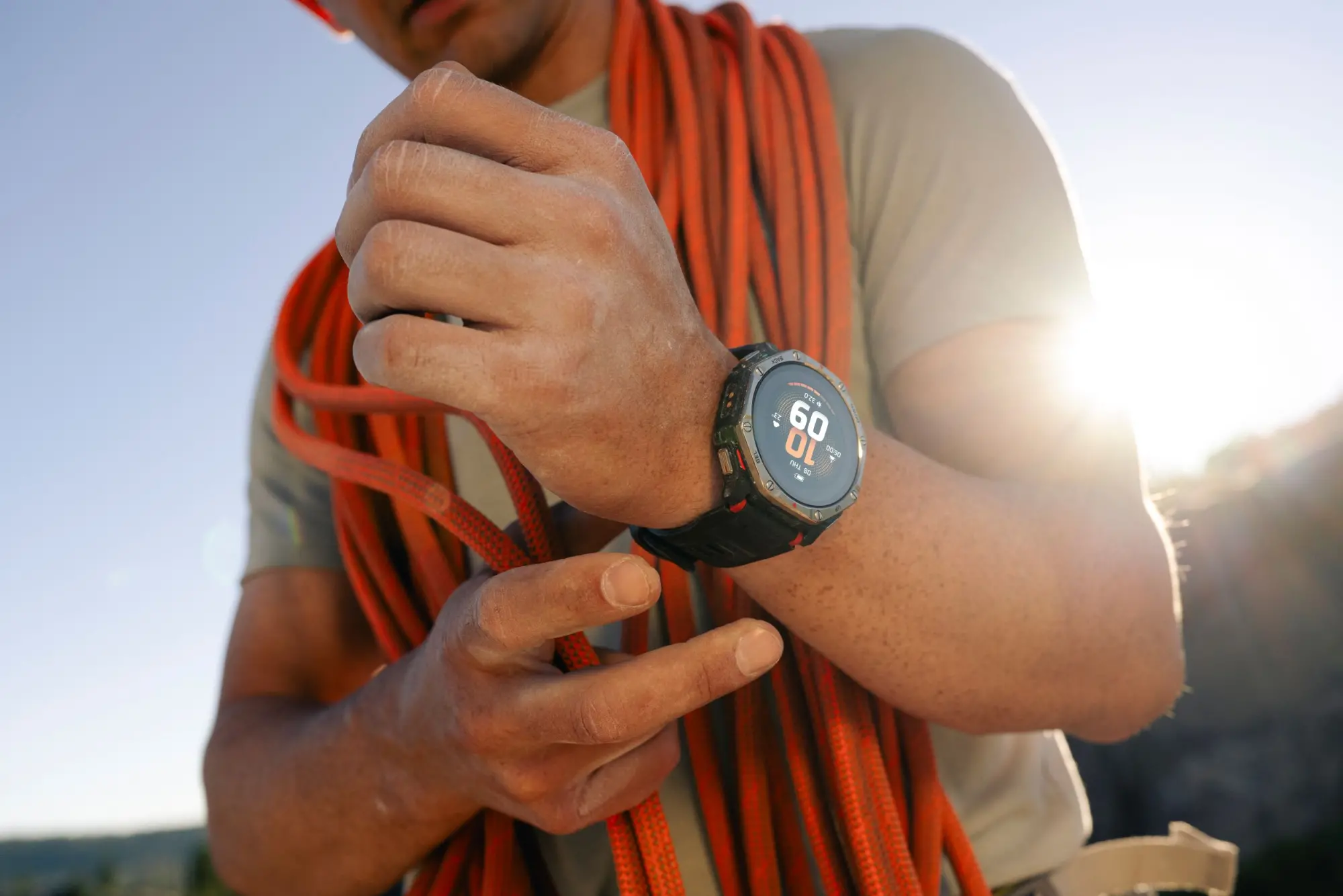 Amazfit T-Rex Dual Solar: il primo smartwatch sportivo con doppia alimentazione solare