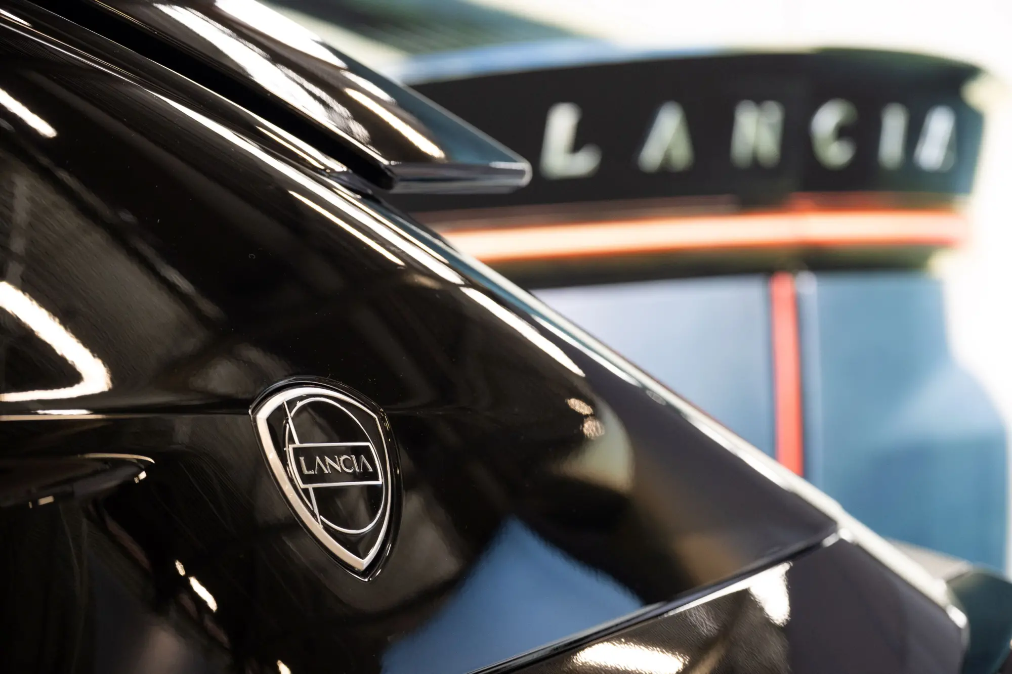 Lancia celebra 120 anni con i Club europei e svela la nuova Gamma a Torino