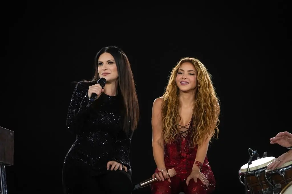 Laura Pausini ospite speciale di Shakira a Madrid per uno storico duetto