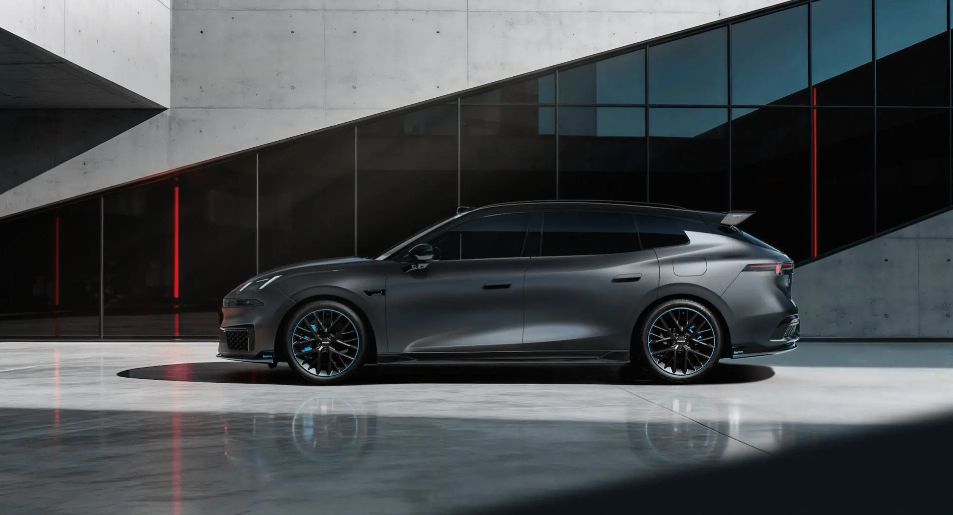 Debutto europeo per Lynk & Co 07 GT al Paris Motor Show con la gamma elettrica e ibrida