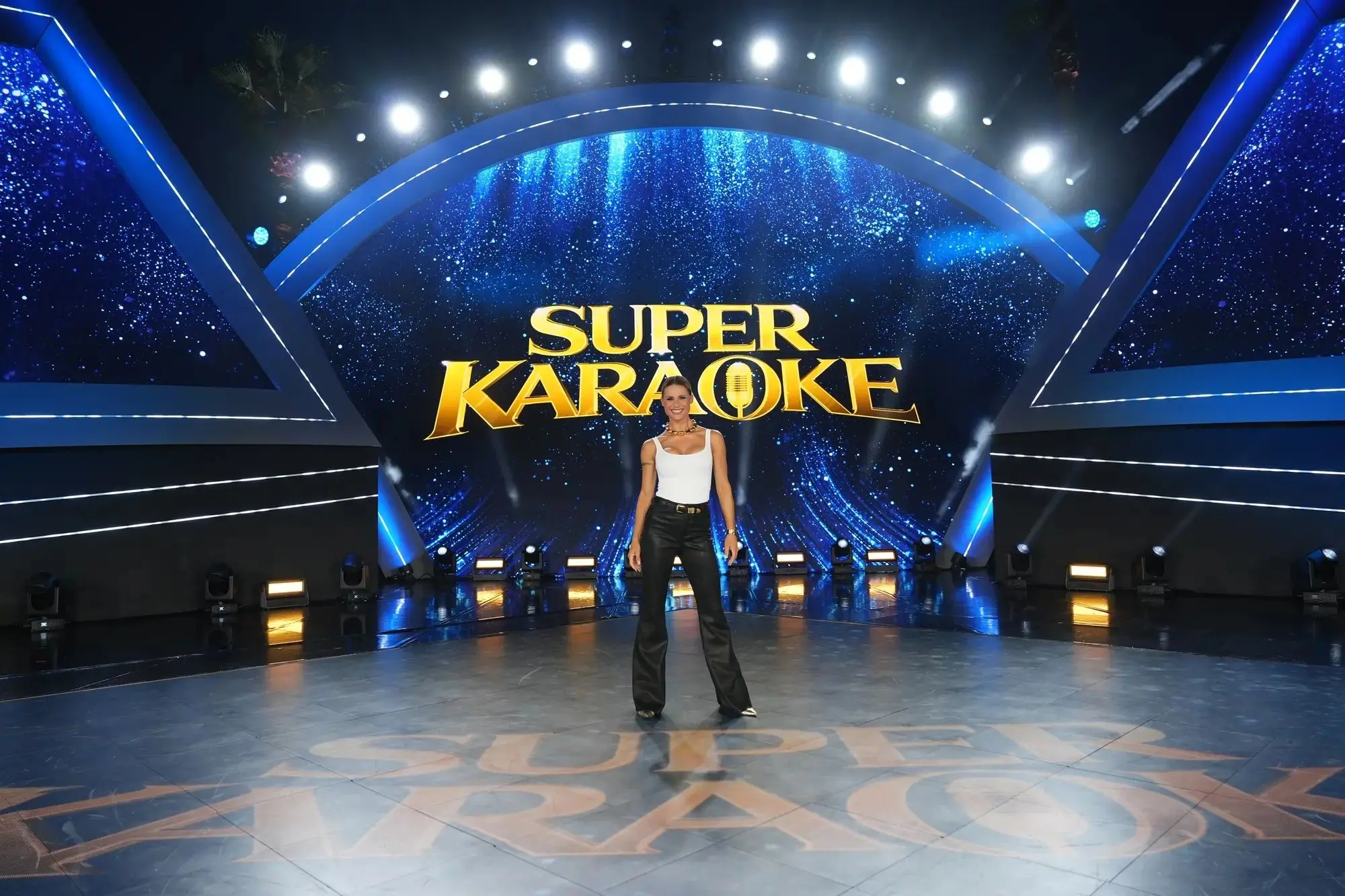 Super Karaoke approda a Ventimiglia: tre serate di musica con Michelle Hunziker