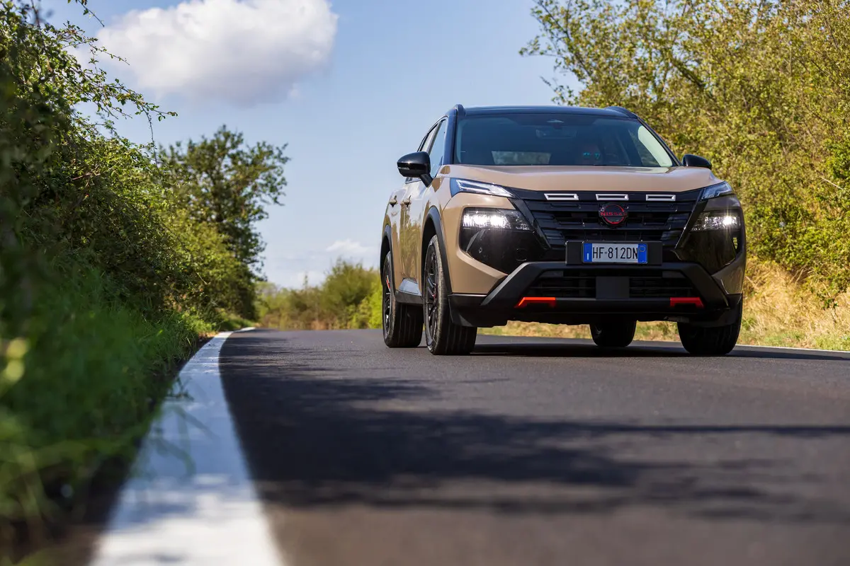 Nissan X-TRAIL compie 25 anni e si rinnova con la nuova versione N-TREK