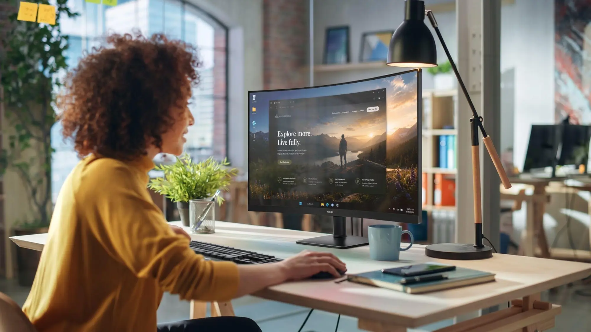 Philips amplia la gamma con i monitor curvi QHD: fluidità e versatilità