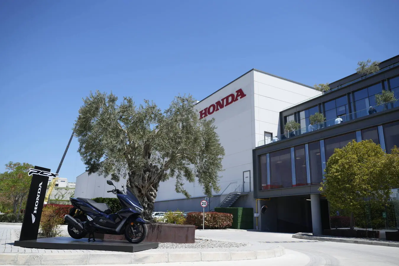 Honda inaugura ad Aliağa in Turchia il nuovo stabilimento motociclistico