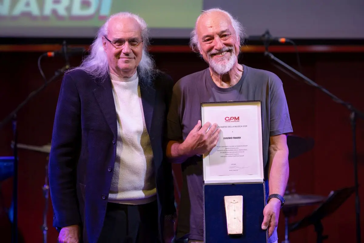Eugenio Finardi premiato come Pioniere della Musica dal CPM di Milano