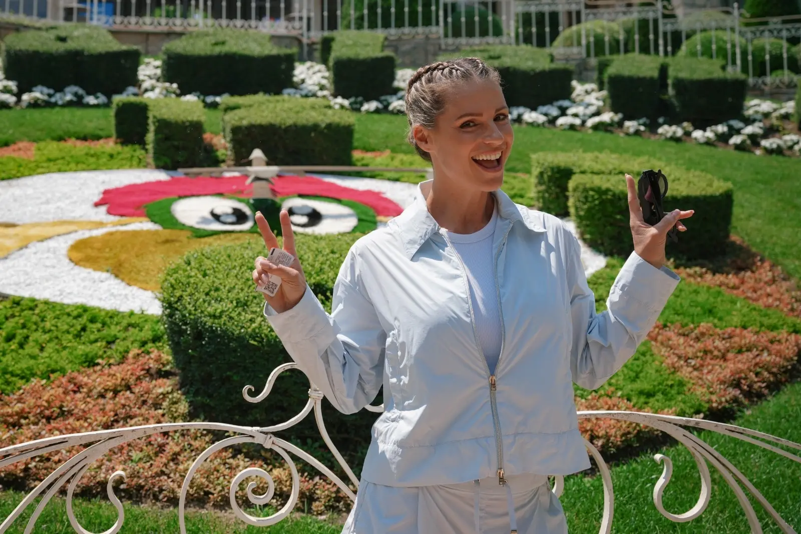 Michelle Hunziker si gode Gardaland con le figlie tra emozioni e relax