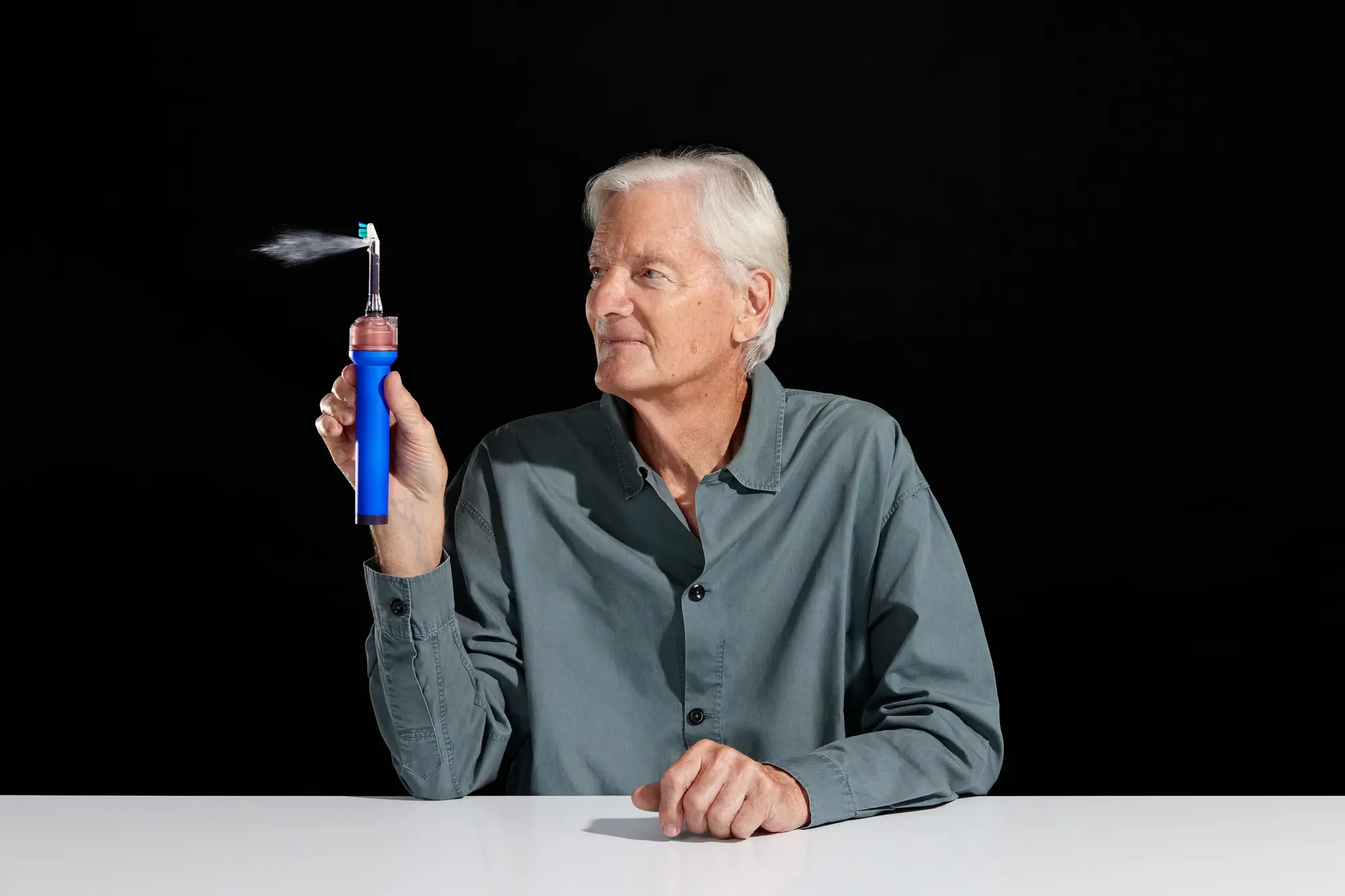Dyson rivoluziona l'igiene orale con CameraJet: spazzolino smart con videocamera e getto di precisione